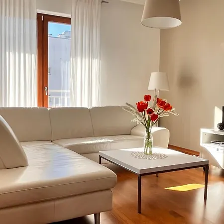 Apartment Mercury Two-bedroom Free Parking And Breakfast Available Optionally