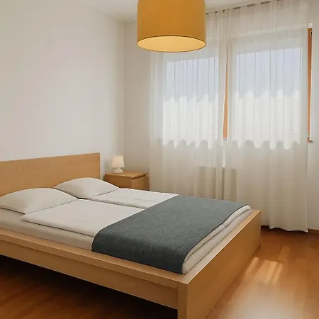 Mercury Two-bedroom Free Parking And Breakfast Available Optionally *